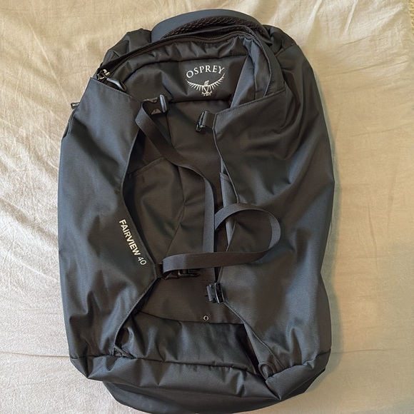 Osprey FairView 40 Travel Backpack - Picture 4 of 6